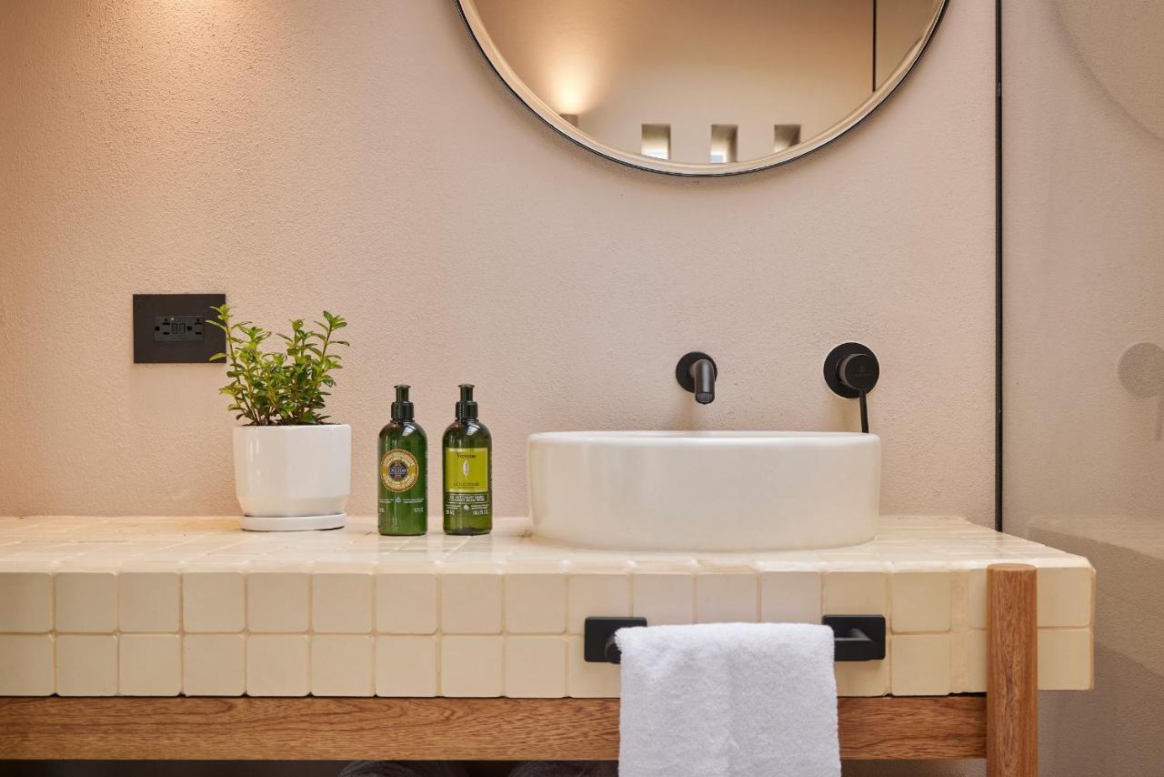 Antipoda Hotel Boutique ميديلين المظهر الخارجي الصورة
